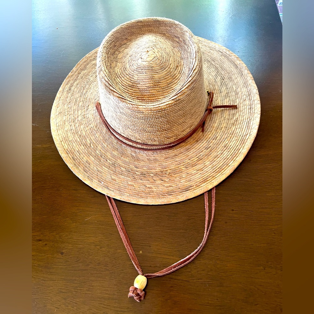 Tula Outback Solid Hat - Like New
